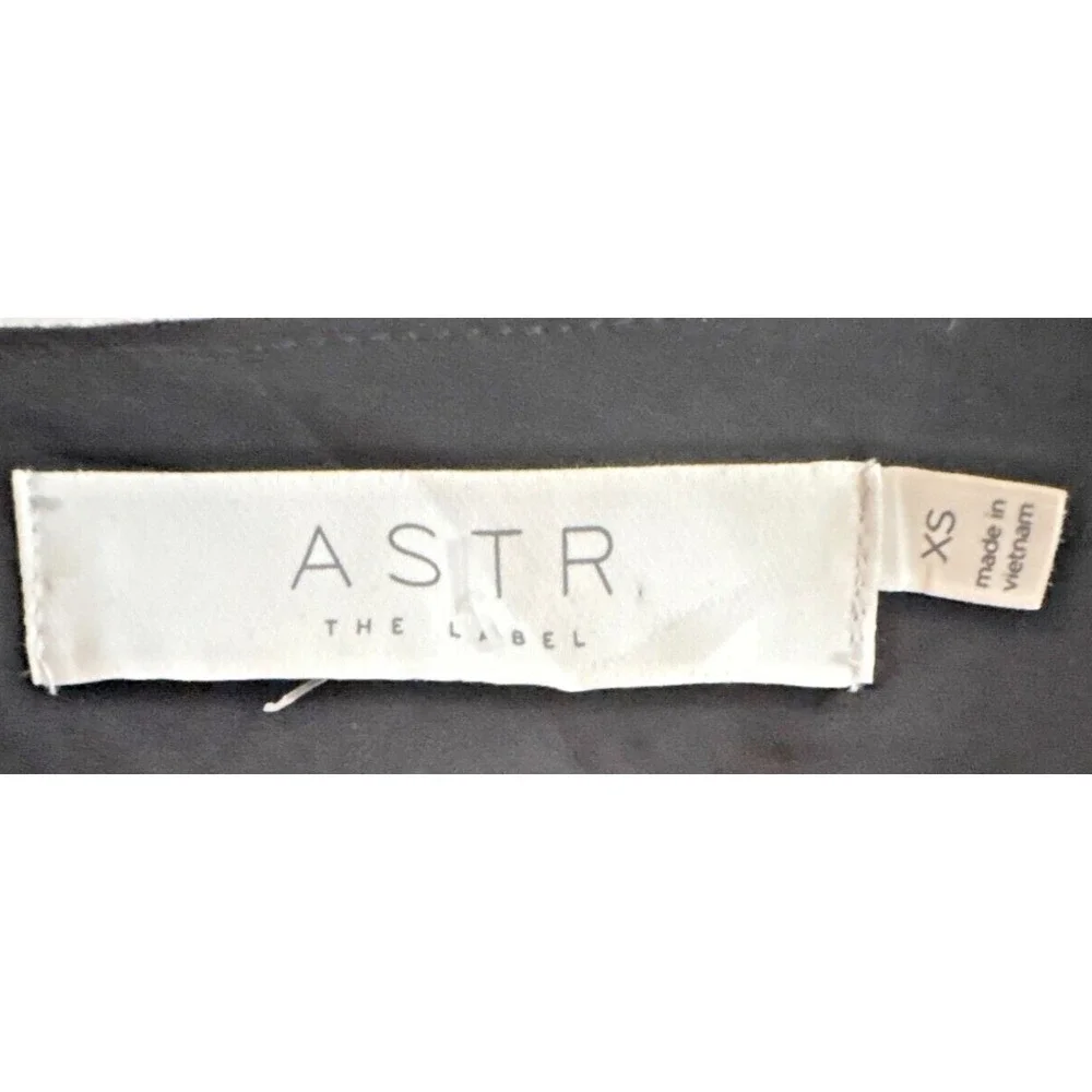 ASTR Blouse Black Floral Rouched Front Puff Sleeve Tie Back Size XS‎